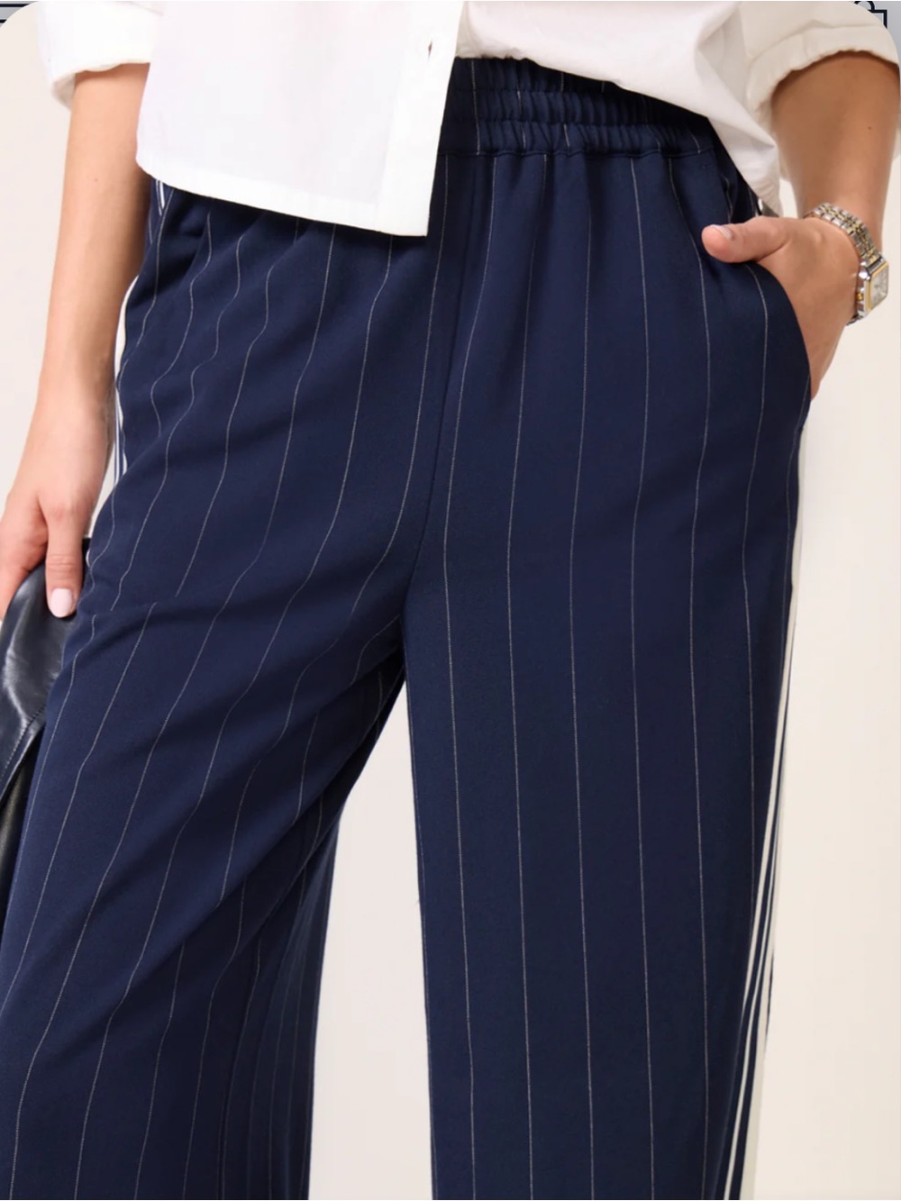 EVEREVE Tala Track Pant in Navy Blue Pinstripes - Picture 2 of 10